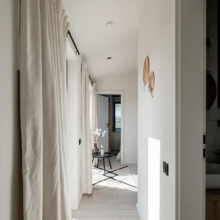 B-less * Blankenberge